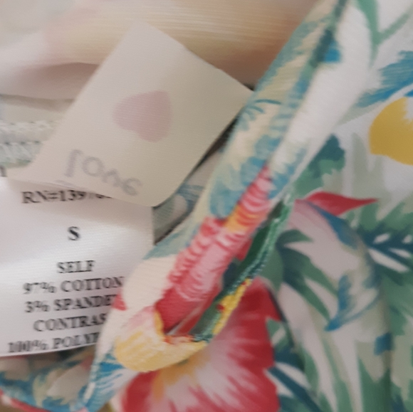 Tea & cup hibiscus crop stetchy pants NWT small *B8 - Picture 2 of 6